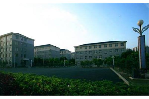 滨湖职业技术学院