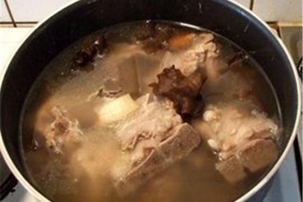 牛骨头炖多久