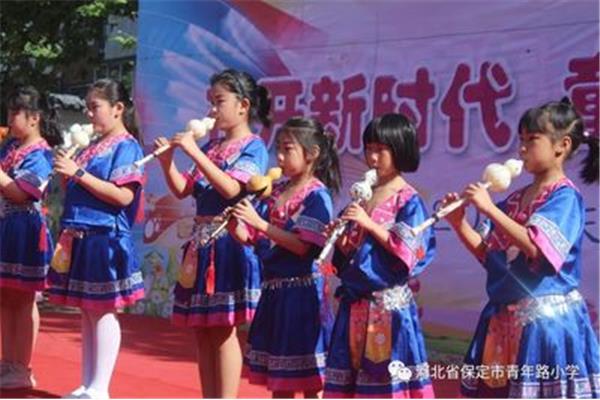 三句半表演