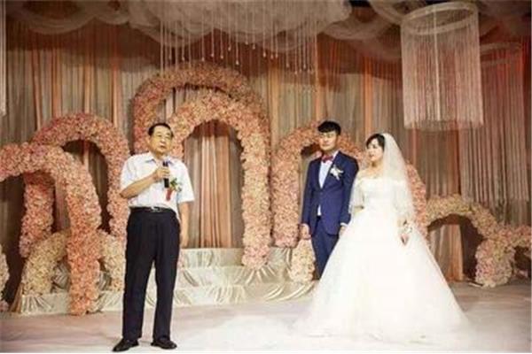 证婚人讲话台词