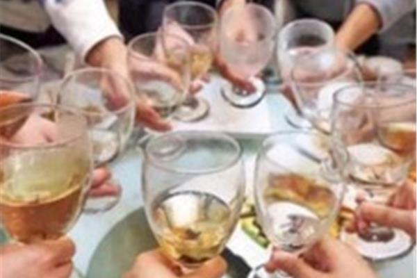 女人喝酒霸气说说
