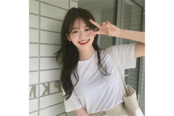 爱笑的女生