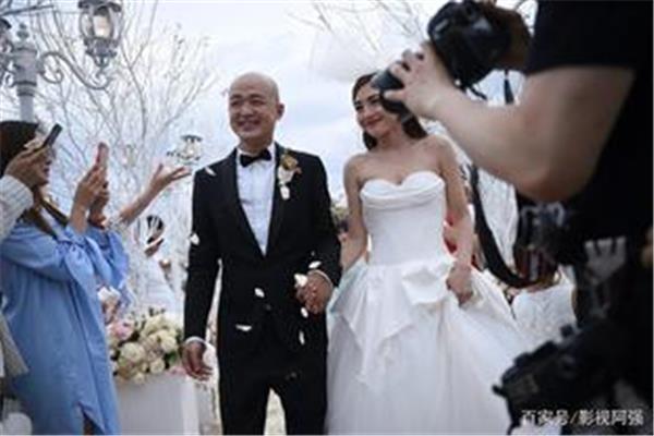 证婚人讲话台词