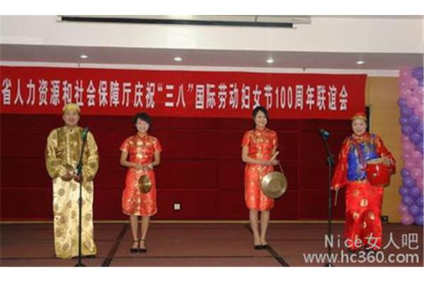 三句半表演