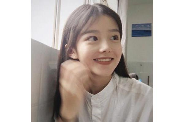 爱笑的女生
