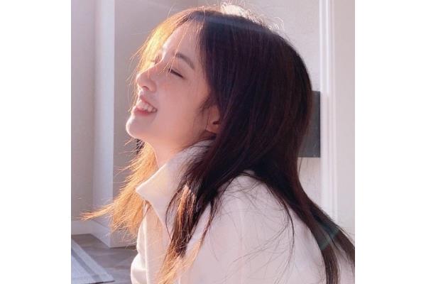 爱笑的女生