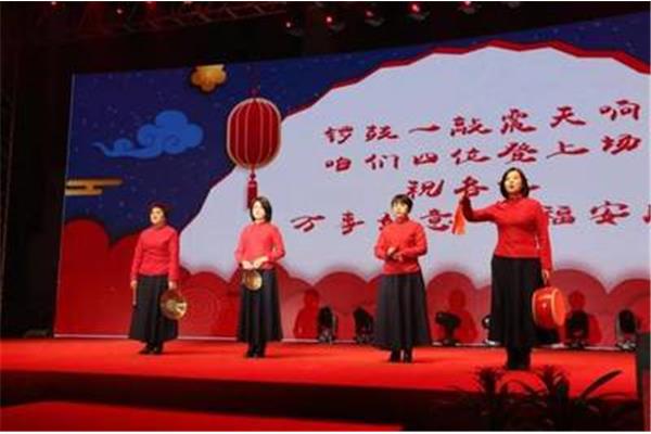 三句半表演