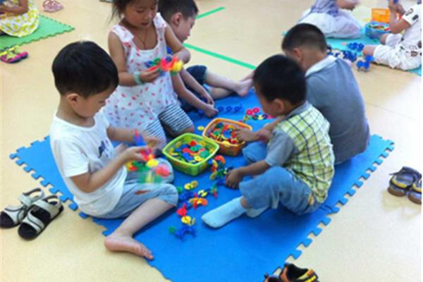 小班建构游戏