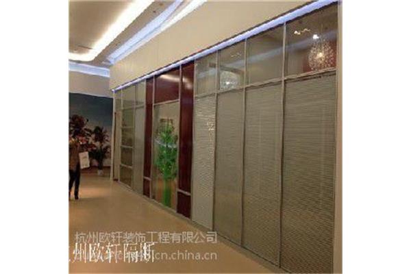 月中霜里斗婵娟