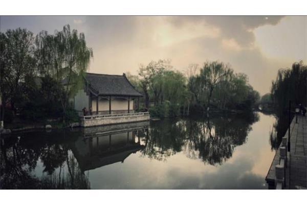 老舍笔下的济南