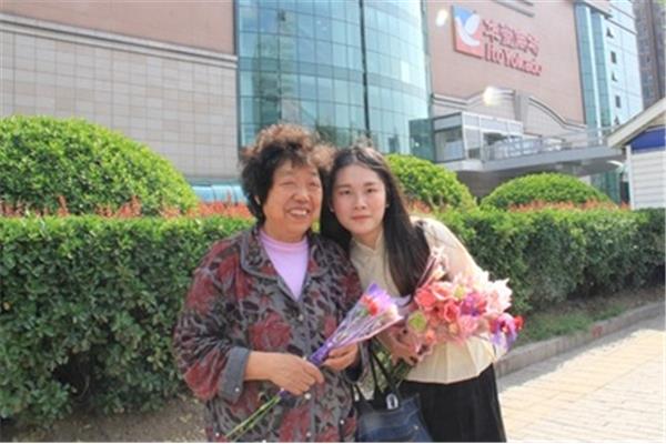 美女阿姨妈妈