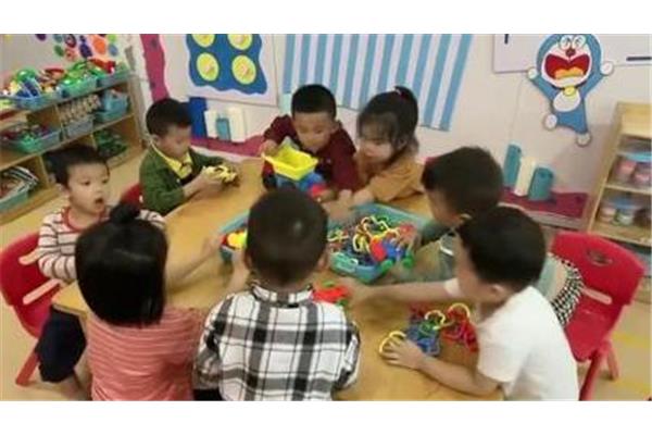 小班建构游戏