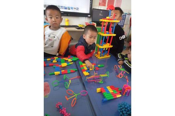 小班建构游戏