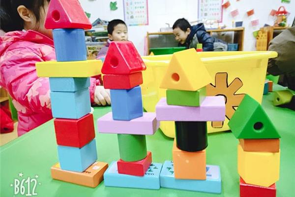 小班建构游戏