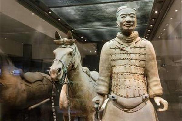 兵马俑的神态
