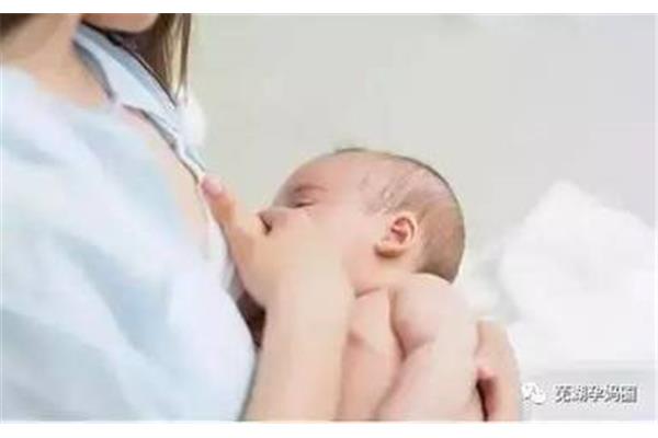 小孩几个月断奶
