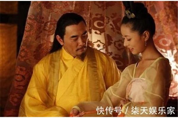 侍候的正确读音