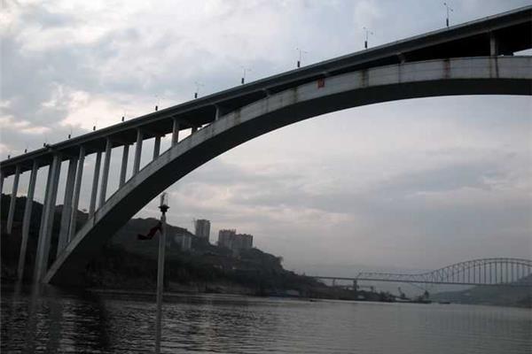 大跨度桥梁