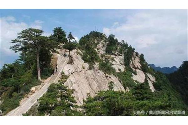 香炉峰海拔多少米