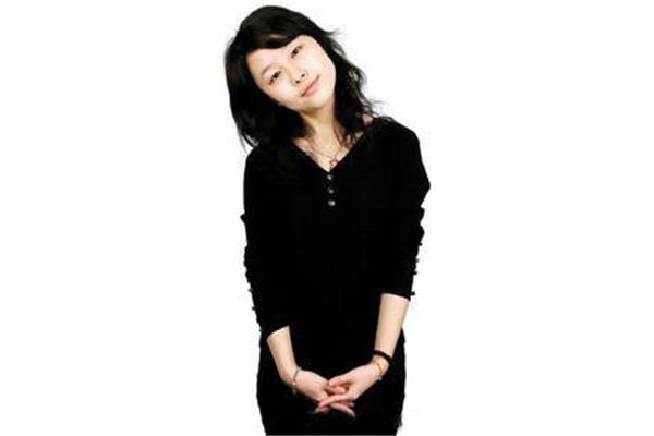 左顾右盼的意思
