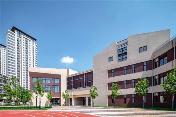 育婴里小学