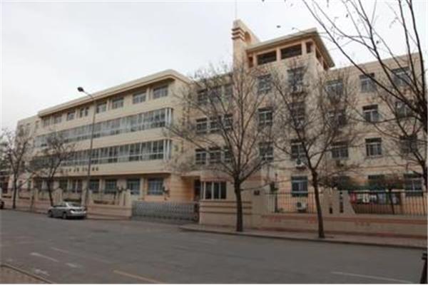 育婴里小学