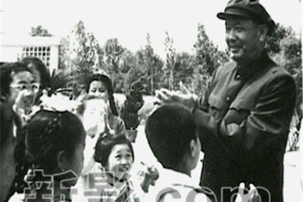 乌兰夫简历
