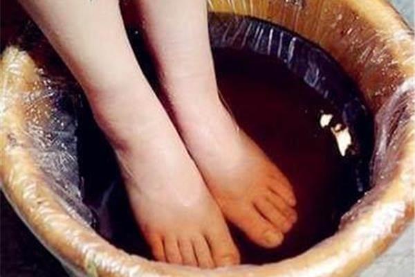 泡脚温度多少合适