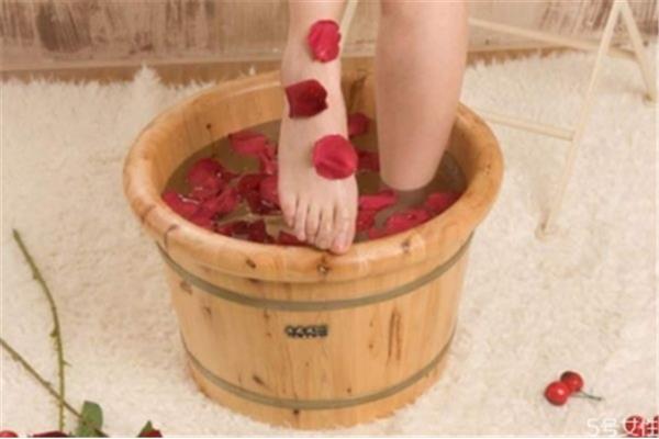 泡脚温度多少合适