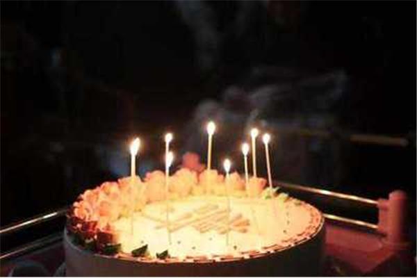 生日怎么发朋友圈