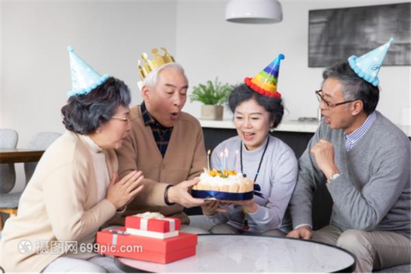 奶奶过生日