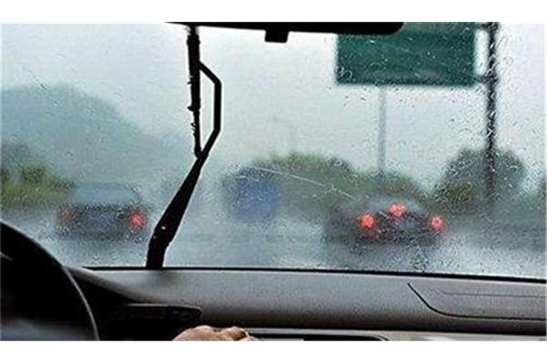 最怕下雨天