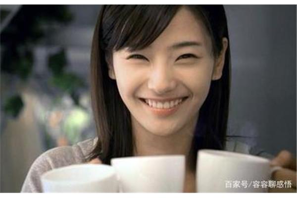 不苟言笑的意思