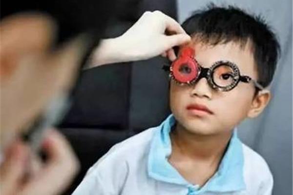 儿童近视矫正