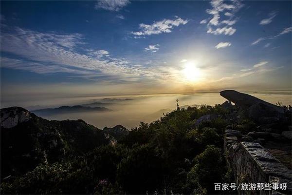 泰山顶上观日出