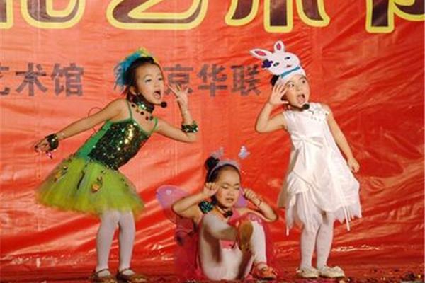 毛毛虫的故事