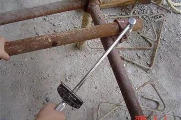 扭力扳手怎么使用