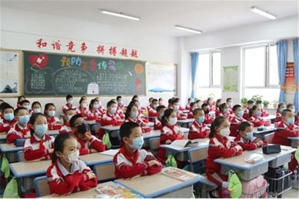 全封闭教育学校