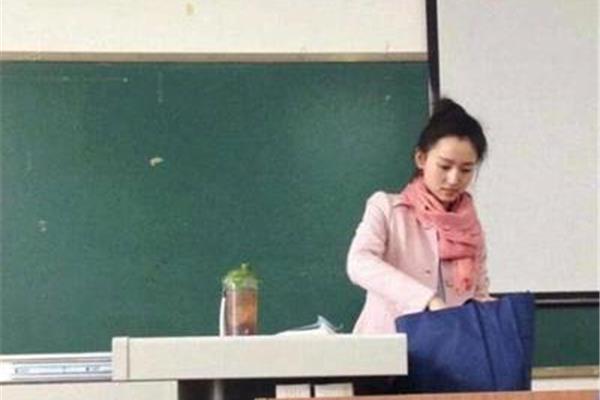 敏感女教师