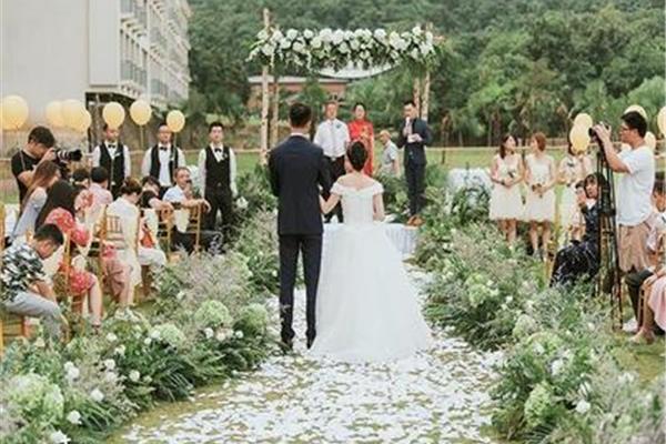 草坪婚礼仪式流程