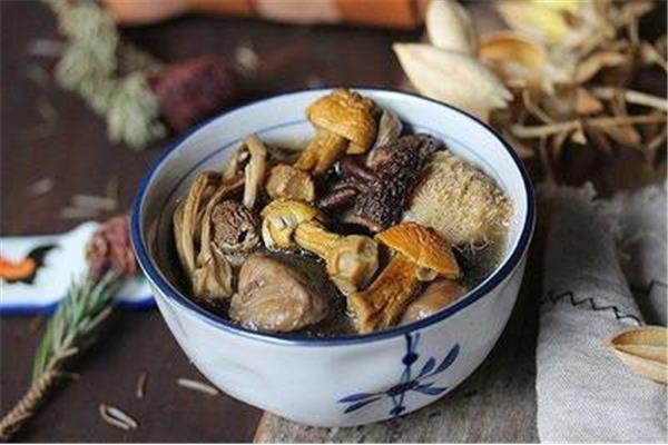 羊肚菌汤的做法