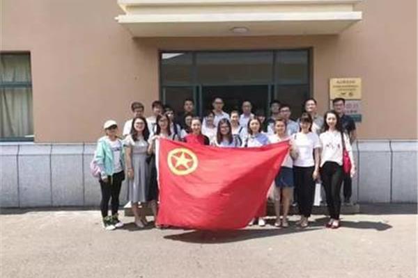 红旗团支部