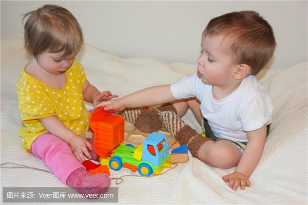 小孩子的玩具