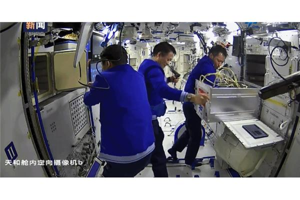 宇航员的生活
