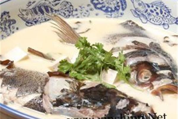 花鲢鱼头汤