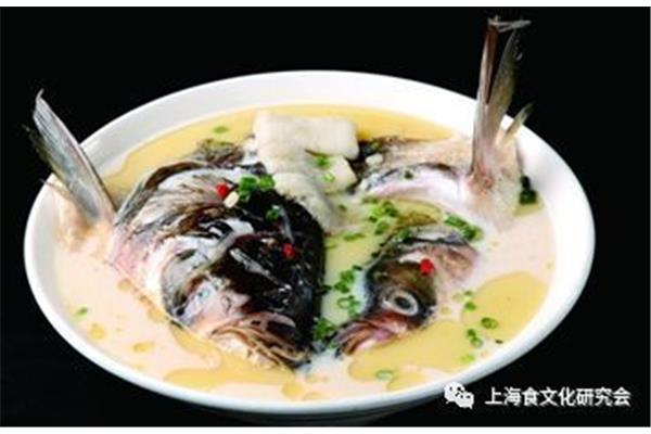 花鲢鱼头汤