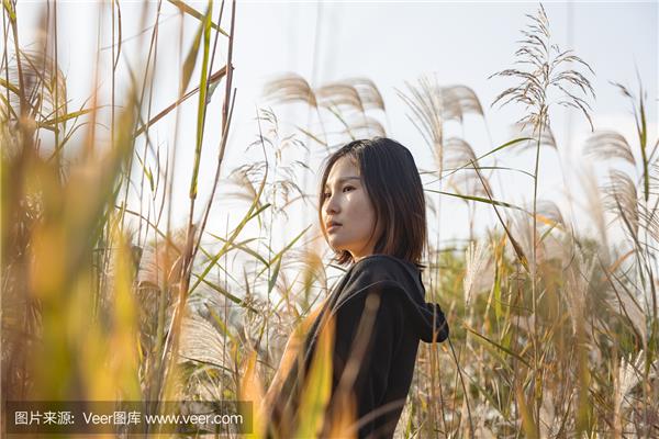赞美女人漂亮的诗