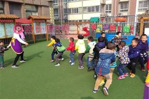 老鹰捉小鸡游戏