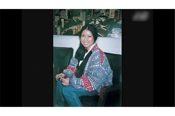 荷西死前离奇事件