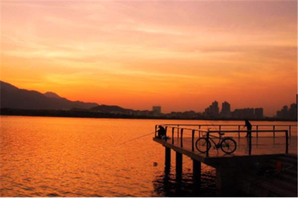 描写夕阳的诗